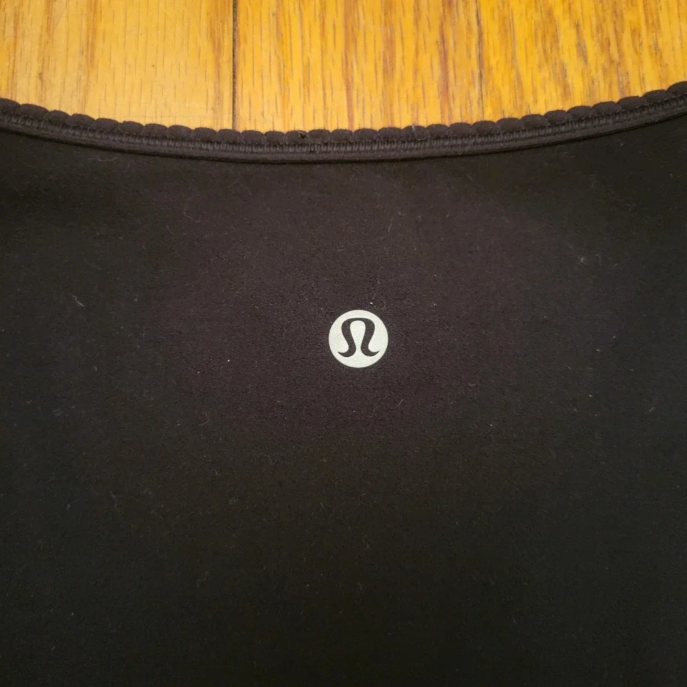 Lululemon 6 Black Long Sleeve‎ Wrap Top Athletic Activewear FULL FREEDOM Workout